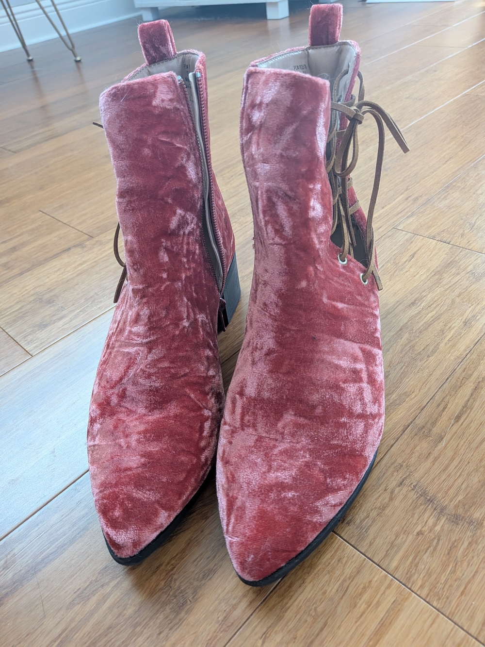 EUC Velvet Pointed Lace-Up Ankle Boots in Dusty Rose